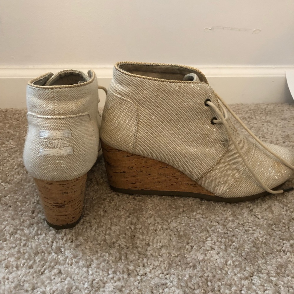 Tom’s wedge shoes